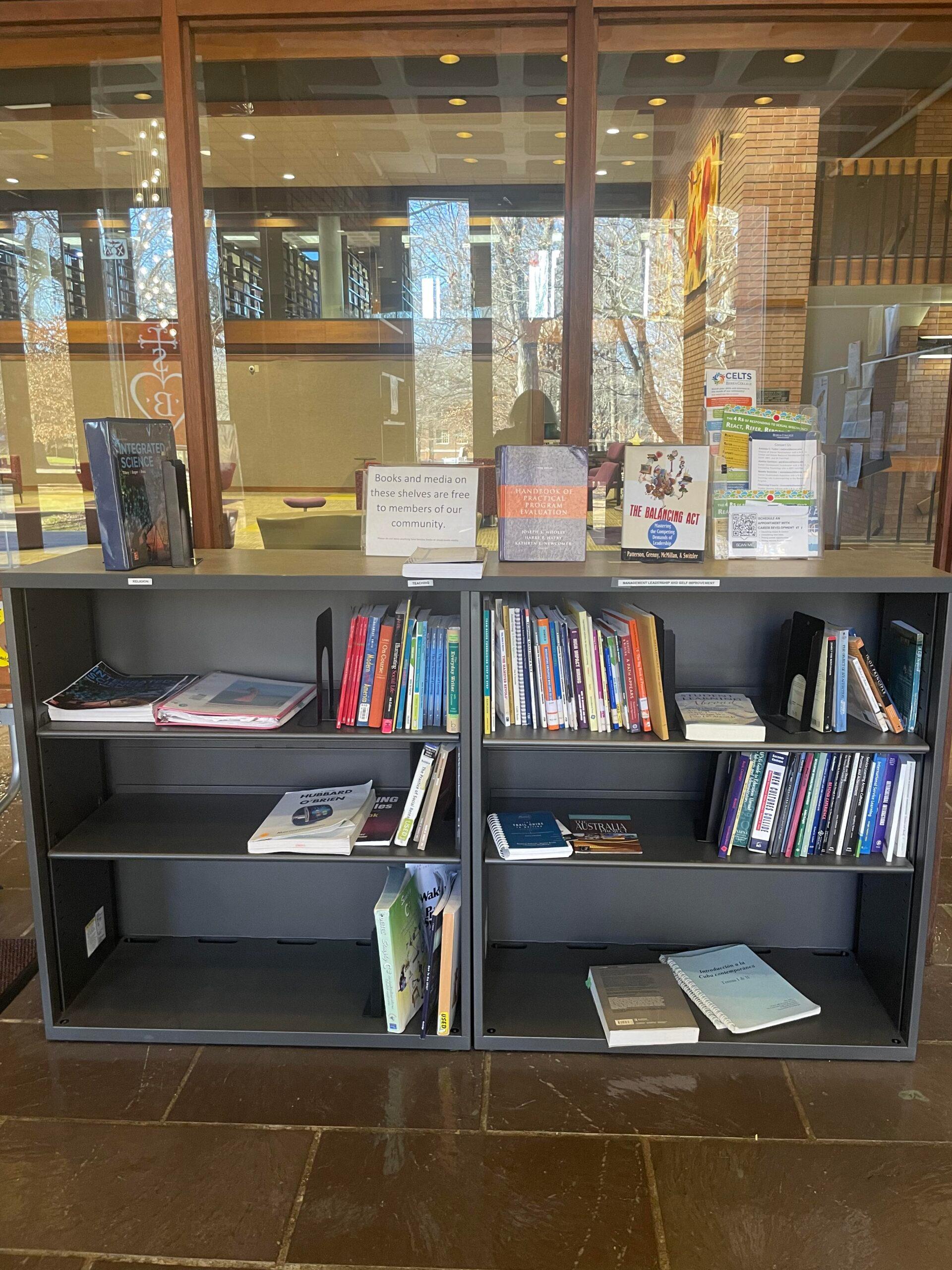 bookshelf_1_in_library
